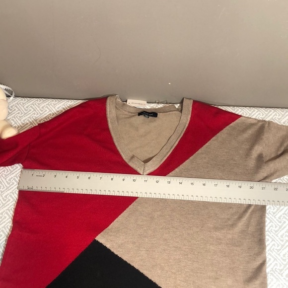 Verve ami V-Neck Color Block Sweater NWT Small - Picture 9 of 11